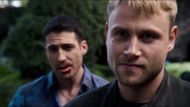 Sci-fi drama Sense8 sourozenců Wachovských (Matrix, Atlas mraků) vypráví příběh osmi lidí z různých koutů světa, kteří jsou schopni spolu na dálku telepaticky komunikovat. Sjednotit se je snaží tajemný pan Jones, zabít pak záhadný pan Whispers. Sense8 získalo velmi dobré kritické ohlasy, na filmové databázi IMDb má průměrnou známku 8,4 z 10.