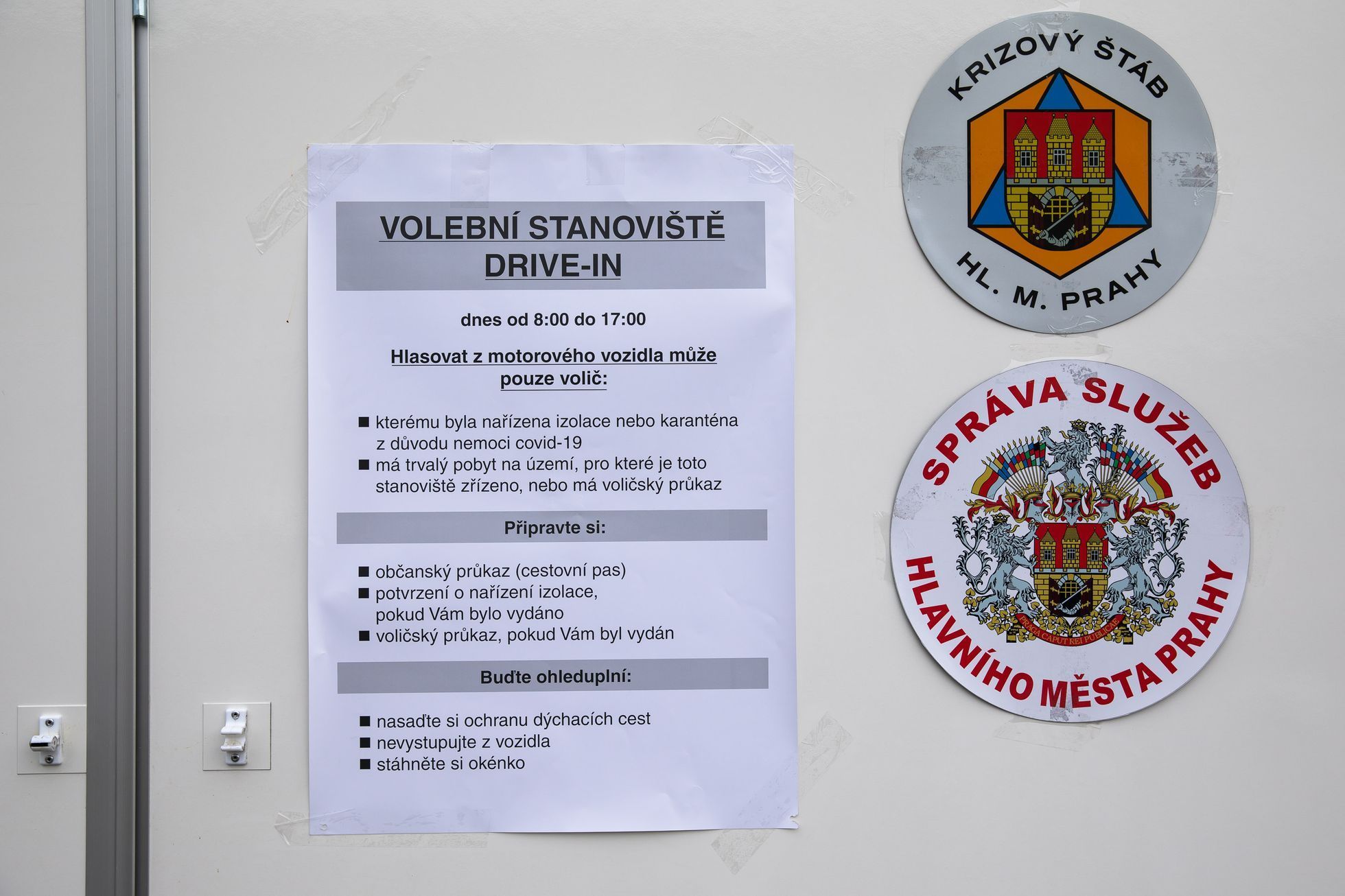 Prezidentské volby 2023, karanténa, izolace, covid, volby z auta