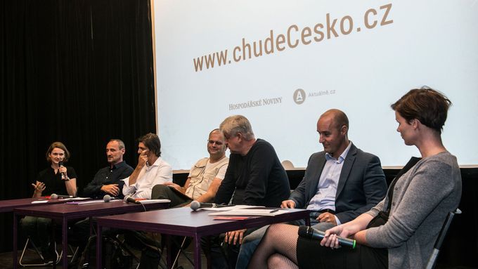 Nedávná debata k projektu Chudé Česko v pražských Karlínských kasárnách.