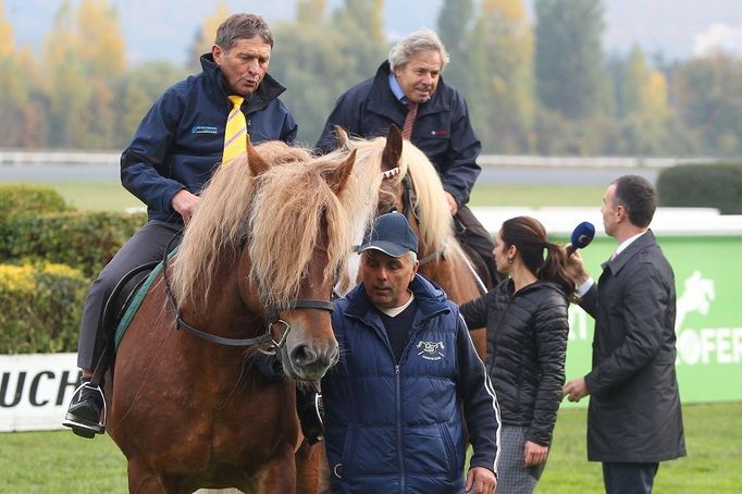 Dostih legend a Cena prezidenta republiky v Chuchli (Váňa a Chaloupka)