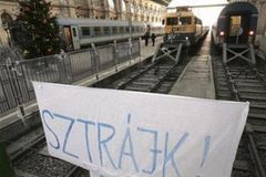 Maďarsko stávkuje. Vlaky z Prahy končí na Slovensku