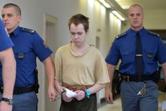 Výjimečný trest platí. Za vraždu historika a jeho manželky si muž odsedí 28 let