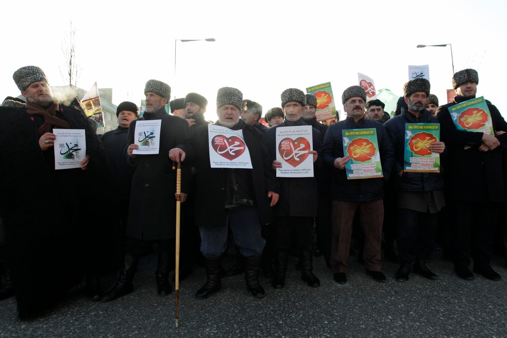 Čečensko - Groznyj - demonstrace - karikatury - Mohamed