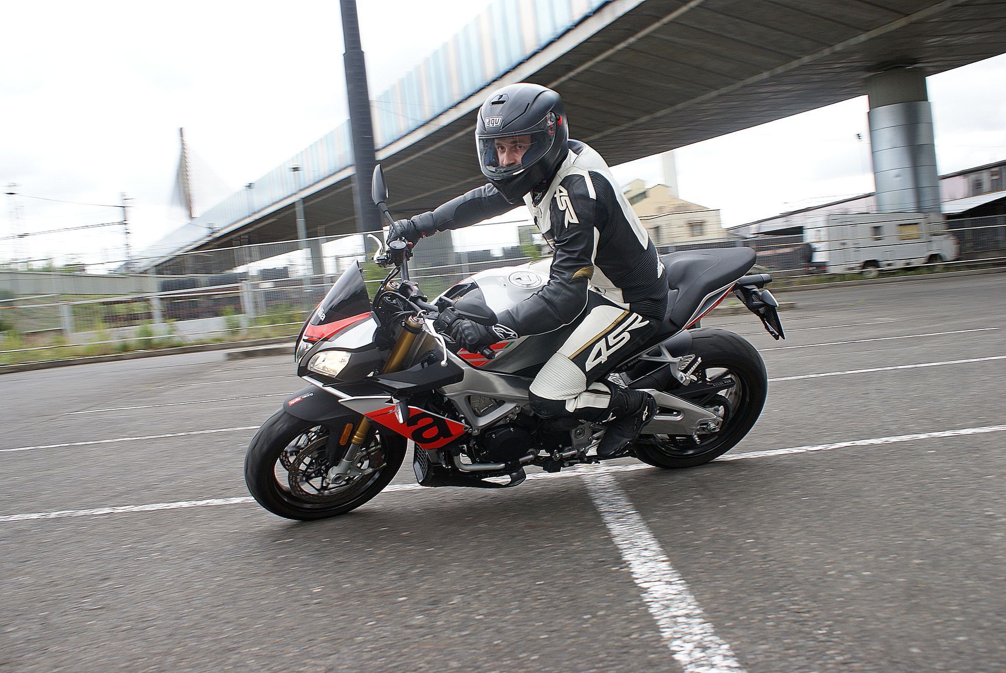 Aprilia Tuono V4 1100 RR