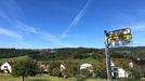 Lázeňský hostel je zasazený ve zvlněné krajině poblíž Luhačovické přehrady.