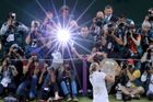 Tak takhle to celé skončilo, tedy líbáním talíře Venus Rosewaterová před objektivy fotografů. Jak ale Petra Kvitová ke svému druhému titulu na Wimbledonu dokráčela?