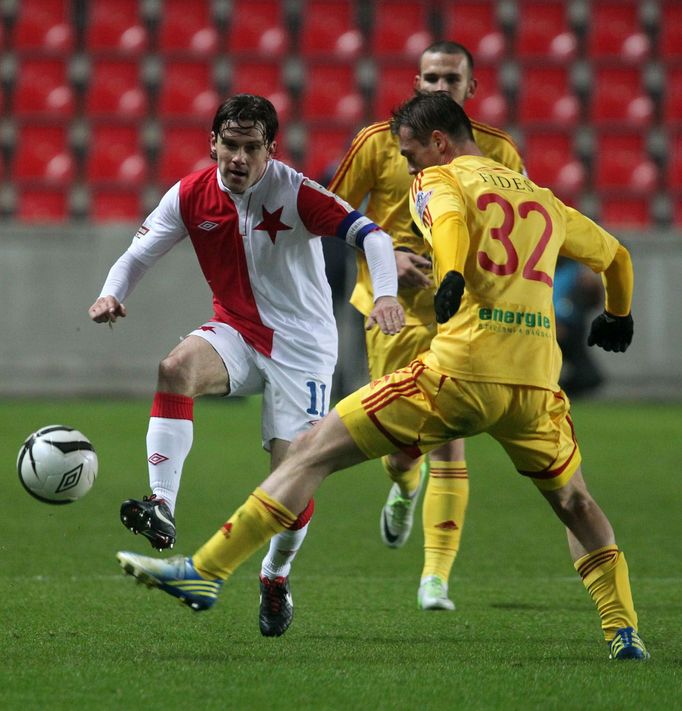 Fotbal, Gambrinus liga, Slavia - Dukla: Karol Kisel - Tomáš Borek