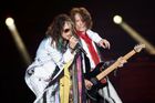 Aerosmith po 50 letech na scéně dostali cenu, s bubeníkem se ale soudí