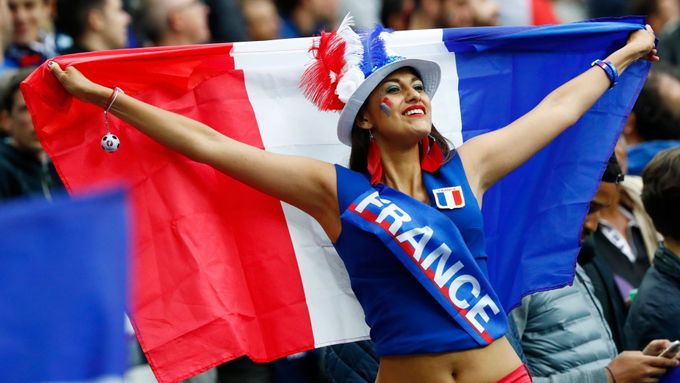 Euro 2016, Francie-Island: fanynka Francie