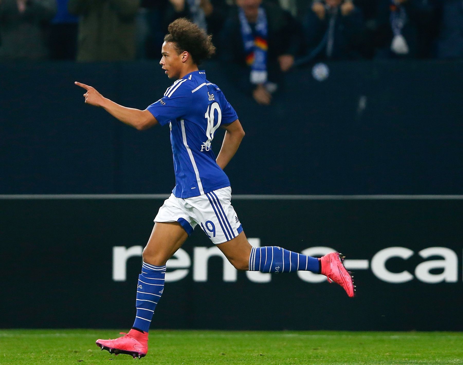 EL, Schalke 04-Sparta: Leroy Sane slaví gól na 2:2