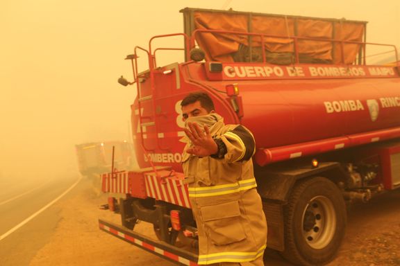 Několik hasičů požárům v jihoamerické zemi podlehlo.