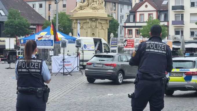 Policie na místě útoku v německém Mannheimu