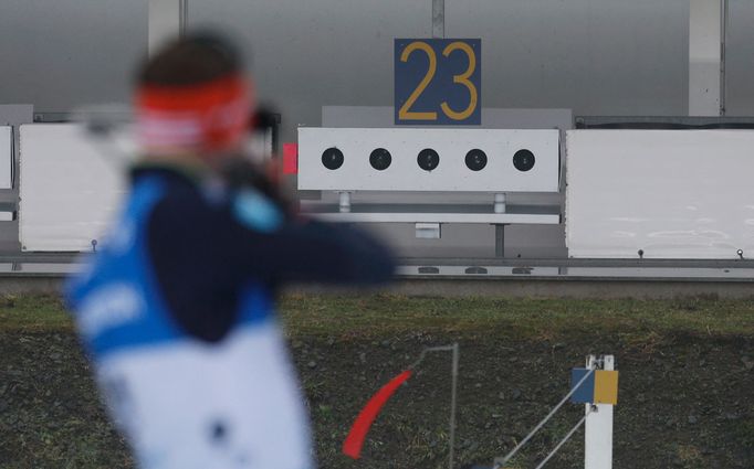 Biathlon - Biathlon World Championship - Oberhof, Germany - February 19, 2023 Germany's Benedikt Doll in action during the men's 15km mass start competition REUTERS/Lisa