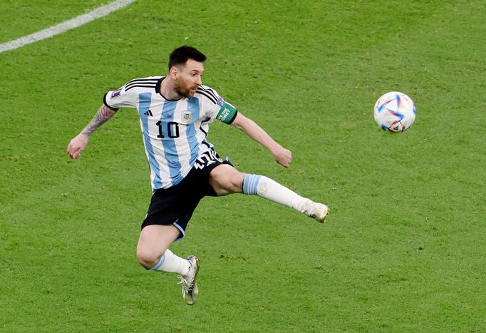 Lionel Messi v zápase MS 2022 Argentina - Mexiko.