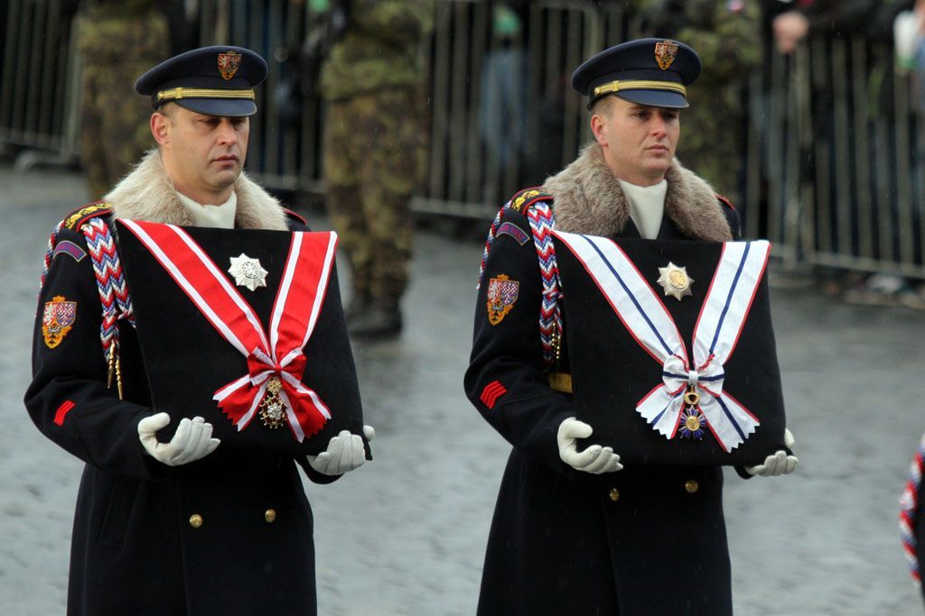 Vojenský smuteční ceremoniál na Hradě