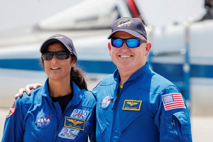 Astronauti NASA Barry "Butch" Wilmore a Sunita "Suni" Williamsová uvízli na ISS po problému s lodí Starliner od Boeingu.