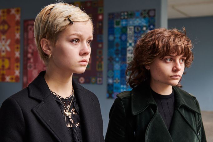 Lea Drinda jako Babsi a Lena Urzendowsky coby Stella.