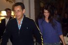Francie spekuluje: Je už Sarkozy ženatý s modelkou?