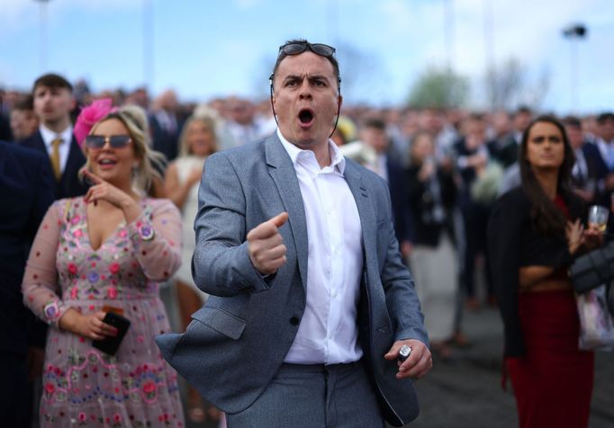 Móda na dostihové Velké národní v Aintree 2024