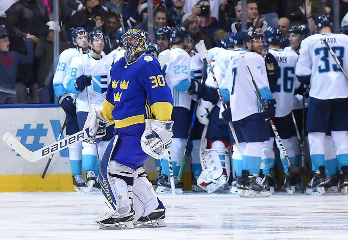 Henrik Lundqvist a slavící tým Evropy