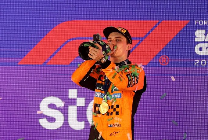 Oscar Piastri z McLarenu slaví triumf ve VC Saúdské Arábie F1 2025