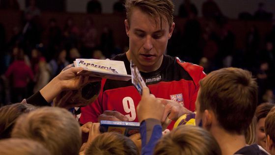 FOTO Čeští házenkáři na úvod kvalifikace nadchli fanoušky