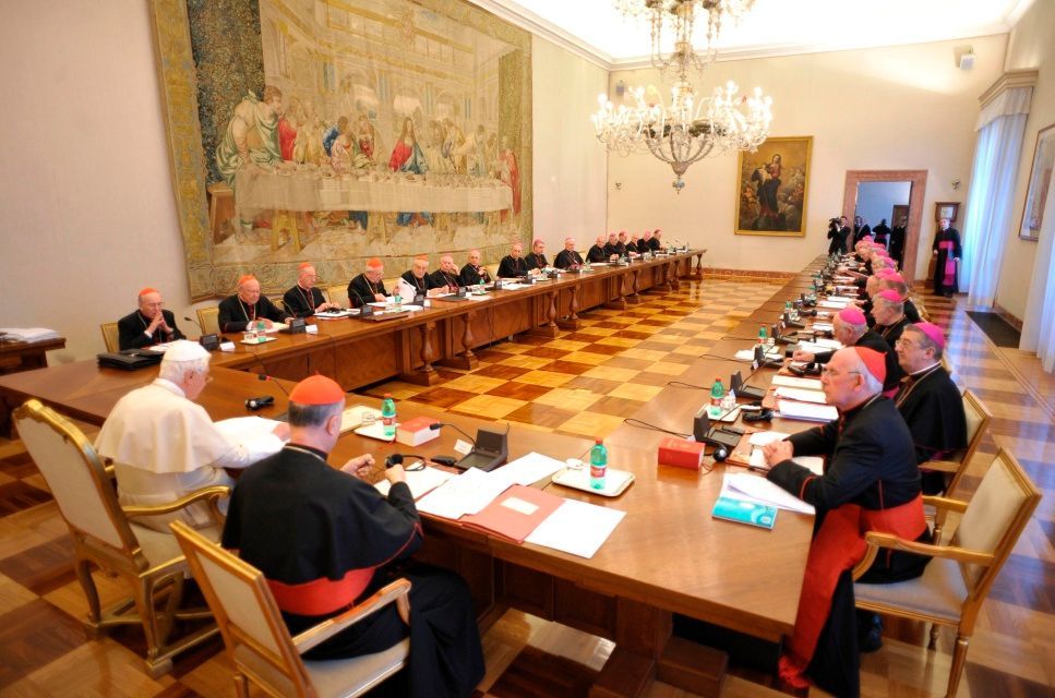 Papež jedná s irskými biskupy ve Vatikánu