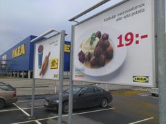 Kvůli možnému podílu koňského masa byly z prodeje staženy i masové kuličky z IKEA.