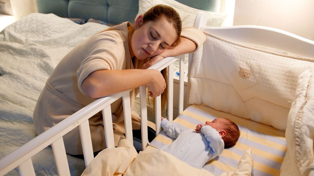 O pocitech osamocení v raných fázích mateřství mluví drtivá většina žen.