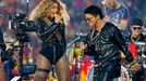 NFL, Super Bowl 50: Beyoncé a Bruno Mars