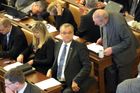 Poslanci schválili rozpočet, teď míří do výborů