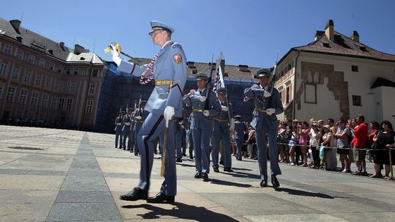 Hradní stráž slavila Den ozbrojených sil