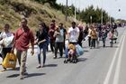 V Bosně bobtná nový problém. V zemi se hromadí migranti mířící do Německa, přespávají v parcích