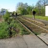 Vlak za sebou táhl osobní vůz čtvrt kilometru