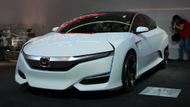 Koncept Honda FCV je odpovědí této japonské automobilky na nedávno představený vodíkový vůz Toyota Mirai. Honda slibuje opravdu slibný dojezd přes 700 kilometrů.