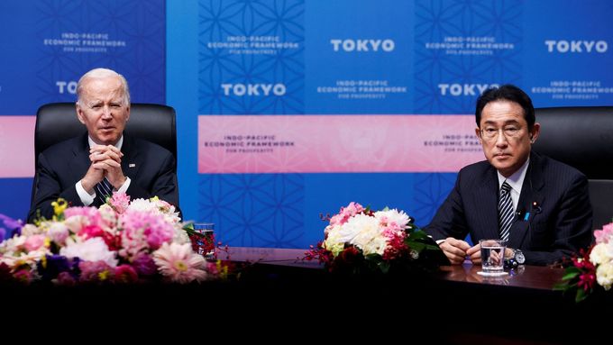 Americký prezident Joe Biden a japonský premiér Fumio Kišida.
