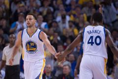 Curry pokořil v NBA Portland 45 body a má trojkový rekord