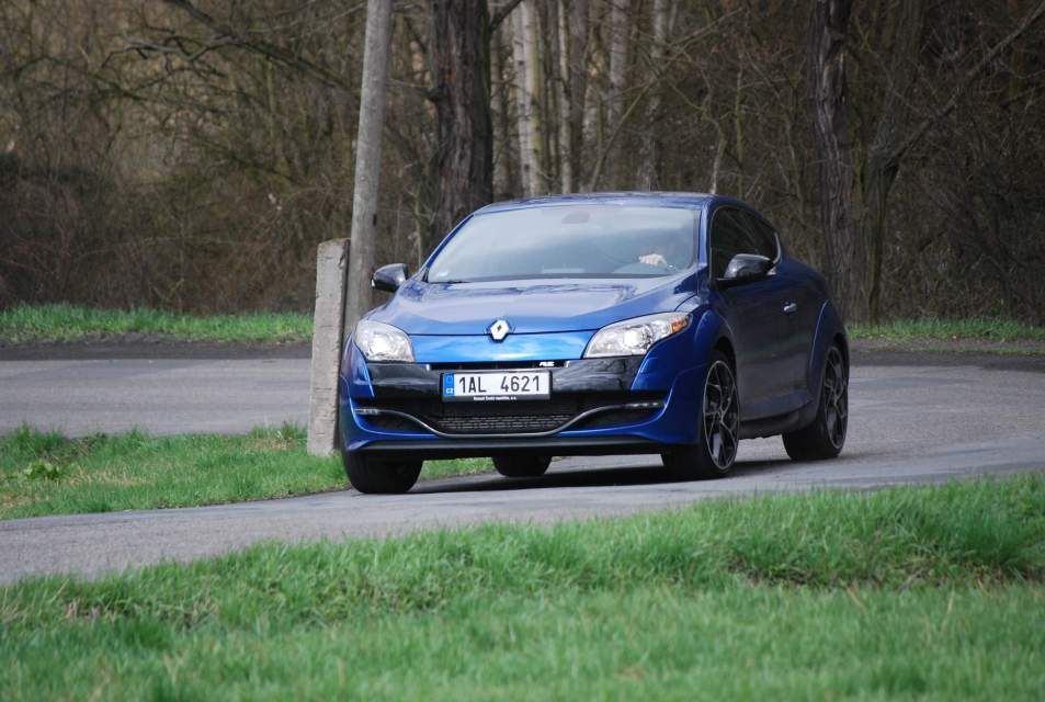 Automoto - Renault mégane RS - 2