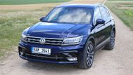 Volkswagen Tiguan - Problémová je druhá generace oblíbeného SUV.  Zastoupení Volkswagenu hovoří o dodací lhůtě 26 týdnů. „Jde o výbavu. Pokud si zvolíte Tiguan ve verzi R-Line, pak je potřeba počítat s půlrokem čekání, tedy s 24 týdny,“ vysvětlil prodejce z autosalonu Klokočka.