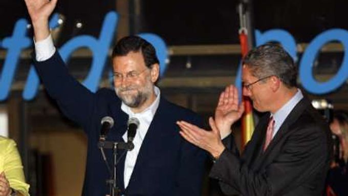 Předseda lidovců Rajoy Brey bude v parlamentních volbách v březnu 2008 hlavním soupeřem levicového premiéra Josého Luise Zapatera.