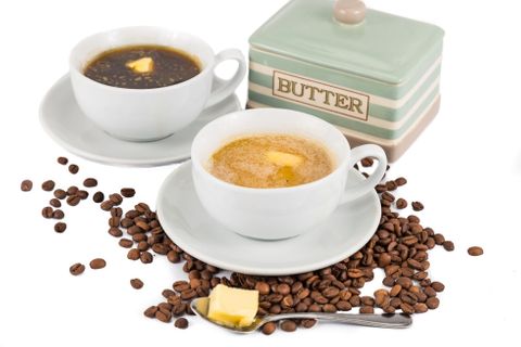 Pijte kávu s máslem: Budete skvělí a neprůstřelní