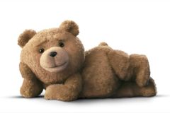 VIDEO Oplzlý a nadržený plyšák Ted si chce pořídit medvídě