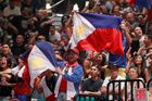 Na ní přivítali Mannyho Paqcuiaa jeho fanoušci s vlajkami Filipín. Třiatřicetiletý boxer je doma Bohem a podle mnohých je jen otázkou času, kdy se stane po skončení sportovní kariéry prezidentem země.