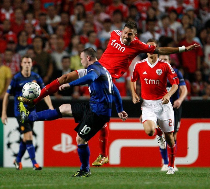 Liga mistrů: Benfica Lisabon - Manchester United (Javi Garcia, Wayne Rooney)