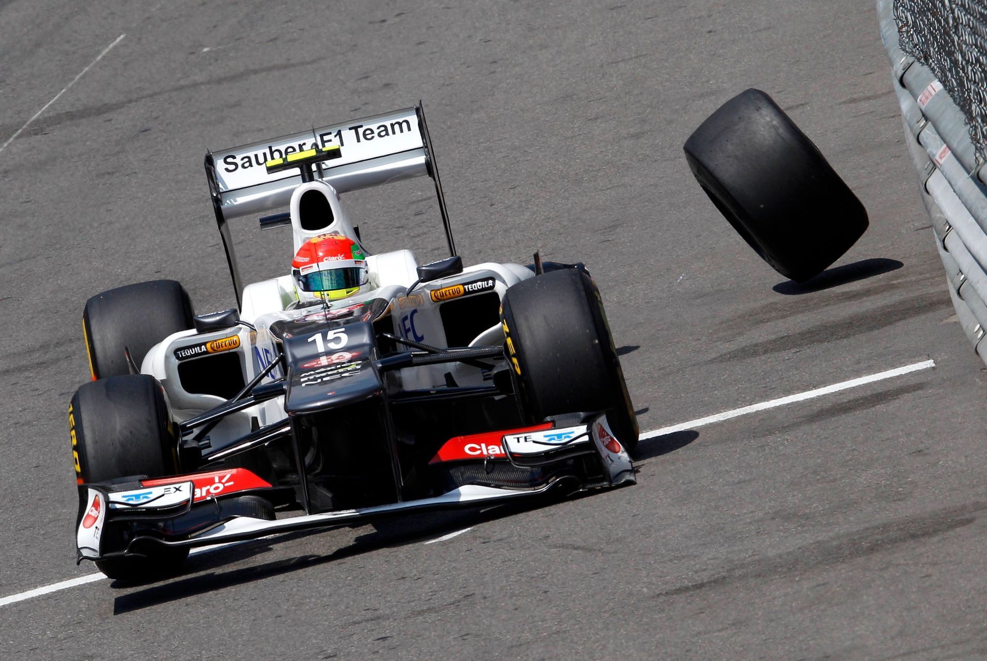Sergio Perez při kvalifikaci v Monaku