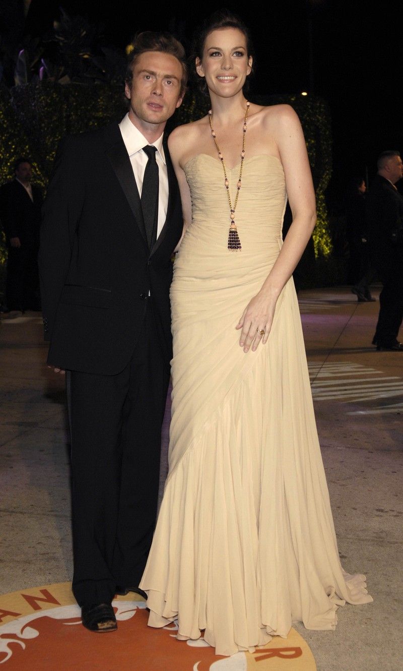 Vanity Fair Oscar Party - Liv Tylerová s manželem