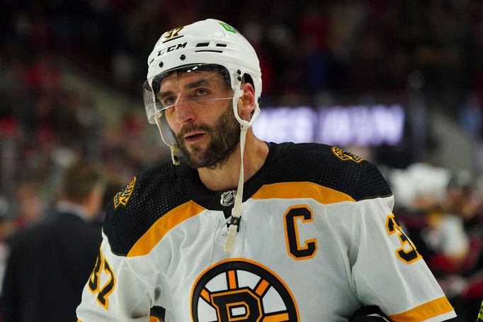 Patrice Bergeron v dresu Bostonu