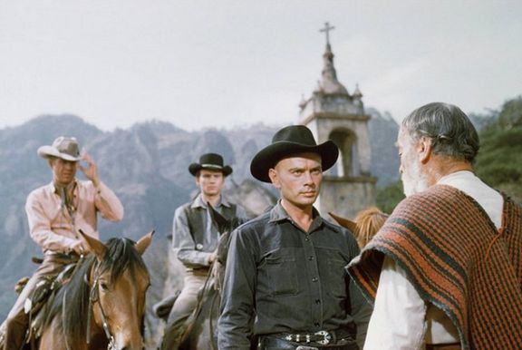 Steve McQueen jako Vin, Horst Buchholz, Yul Brynner v roli Chrise a Vladimir Sokoloff ve filmu Sedm statečných.