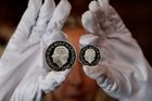 Británie ukázala první mince s novým králem Karlem III. Podívejte se, jak vypadají