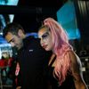 Lady Gaga a její nový milenec, investor Michael Polansky, odcházejí ze stadionu po finále Super Bowlu LIV  (2020)